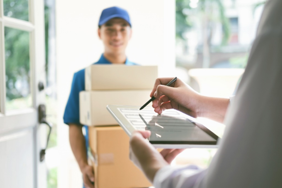 Why People Should Choose Jet Courier Mississauga for Special Courier